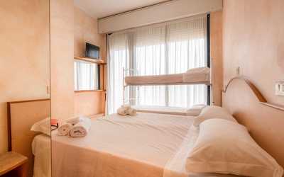 Obóz młodzieżowy, Rimini h. Crown***- obóz Party Zone - wylot z Warszawy Hotel Crown***, 8 dni 16-19 lat